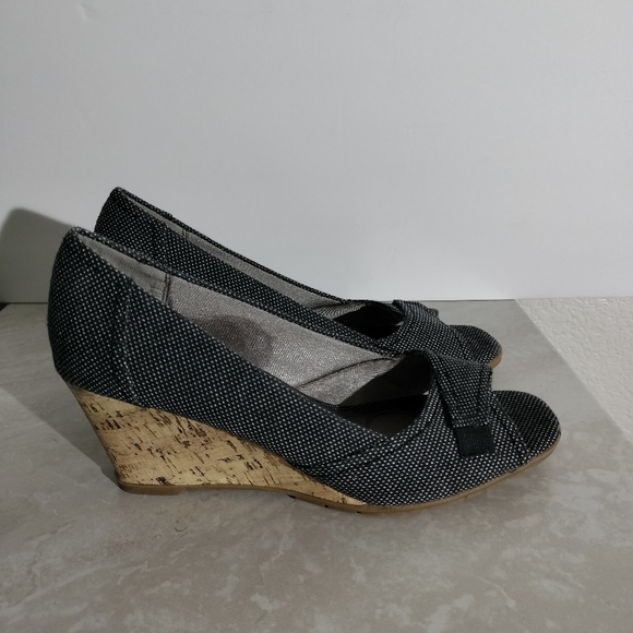 Life Stride Memory Foam Black Mini Polka Dot Wedge w/ Cork Heels S 10M - Picture 6 of 10